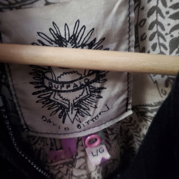 Blazer - Picture 3 of 4